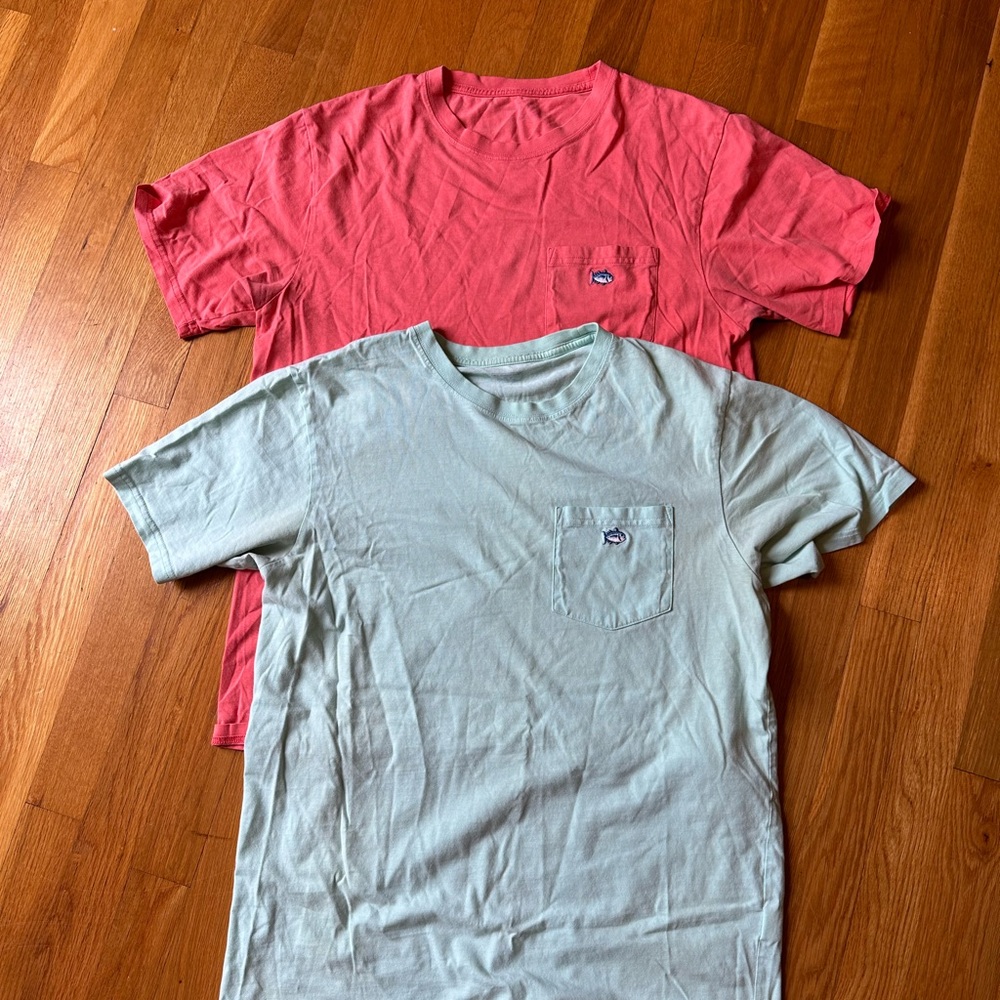 Southern Tide set of 2 men’s short sleeve t-shirts size medium